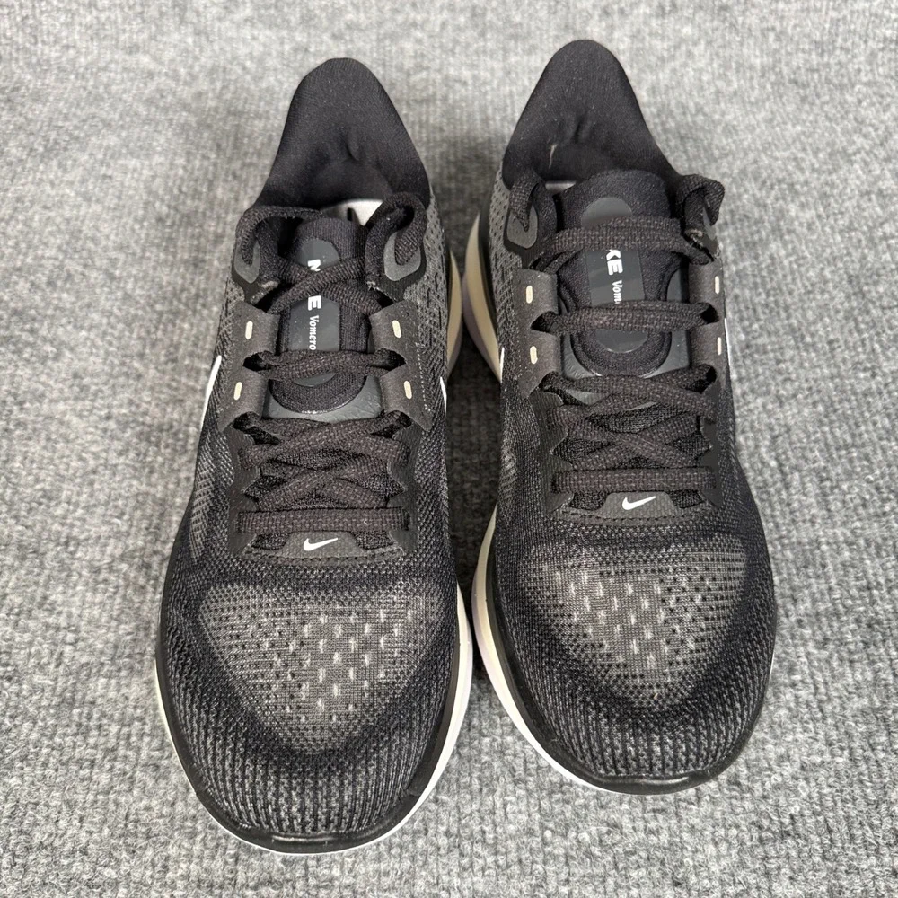 Nike Womens Size 5 Vomero 17 Low Top Shoes Sneakers Black White Running FB8502 - Picture 2 of 8